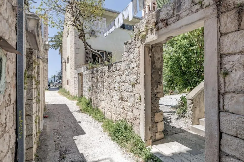 New Place In Old Town Of Trogir, Parking تروغير