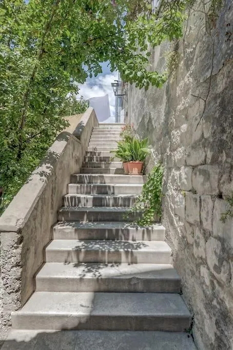 Apartment New Place In Old Town Of Trogir, Parking